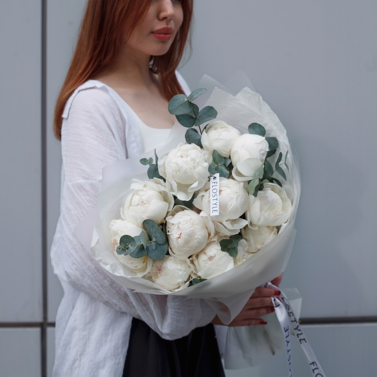 Букет белых пионов 